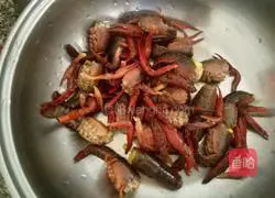Illustration of how to make spicy crayfish 1