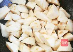 Illustration of braised radish cubes 3