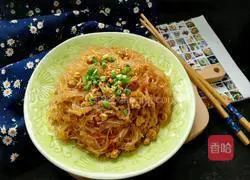 Illustration of ants climbing a tree 8