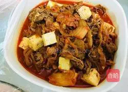 Illustration of how to make braised tofu with kimchi and pork 6