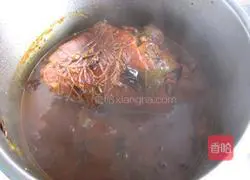 Illustration of how to make sauce elbow 10