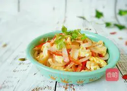 Stir-fry onions Illustration of how to make eggs 7