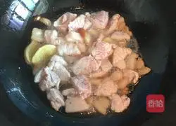 Illustration of how to make roasted pork with dried beans 5