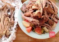 Illustration of how to make roasted turkey legs with vegetables 9