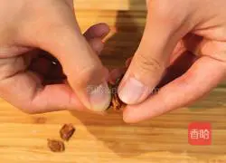 Home-style recipe for spicy stir-fried scallops, super simple! Practice illustration 3