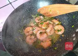 Illustration of how to make fried red shrimp with ginger and garlic 7