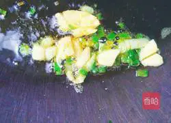 Illustration of how to make cucumber fried small sausages 3