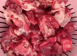 Illustration of home-style braised pork ribs 1