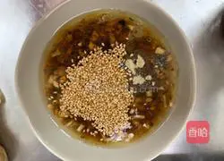 Illustration of how to make saliva chicken 10