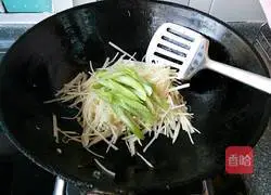 Illustration of how to make sweet and sour potato shreds 6