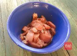 Illustration of how to make tenderloin and fried asparagus 4