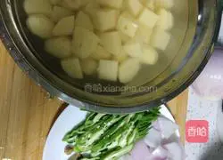 Illustration of how to cook chicken feet with potatoes 1
