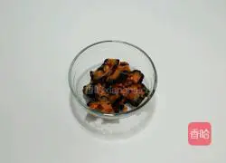 Illustration of how to make fried chrysanthemum with red ginseng 2