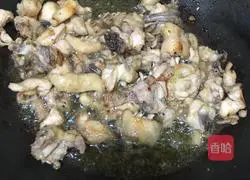 Illustration of home-cooked spicy chicken family version 4