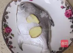 Illustration of how to make pomfret with scallion oil 2