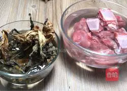 Illustration of how to make steamed pork ribs with black bean sauce 1