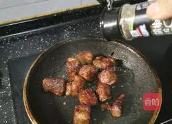 Illustration of how to fry beef brisket 6