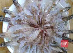 Illustration of how to make garlic vermicelli and open-back shrimp 2