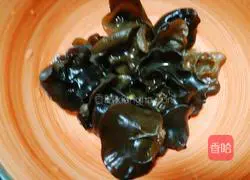 Illustration of how to make spicy stir-fried diced chicken 2