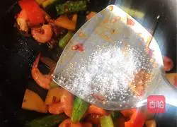 Illustration of how to make spicy shrimps 12