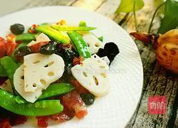 Lotus Pond Stir-fried#New Year's Eve Rice Recipe Illustration 8