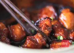 Illustration of how to make special red private braised pork 10