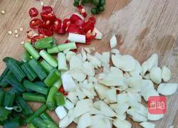 Illustration of home-cooked crayfish 2