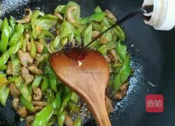 Recipe for stir-fried pork with chili peppers Illustration 10