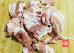 Illustration of how to make stir-fried pork belly with spicy cabbage 1