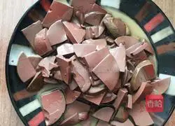 Illustration of how to make spicy and sour duck blood 3