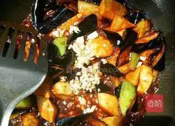 Illustration of how to cook Di Sanxian 5