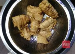 Illustration of braised vegetarian meat 4