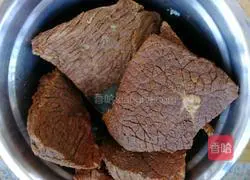 Illustration of how to make braised beef 4