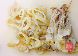 Illustration of how to make spicy fried squid 3