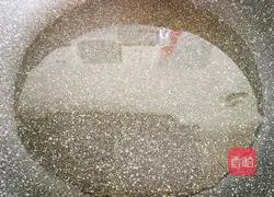 Illustration of how to make Korean seafood onion pancake 4