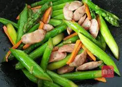 Illustration of how to make fried asparagus with sausage 7