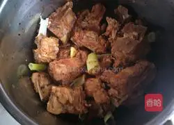 Illustration of how to make soy sauce bones 5