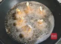 Illustration of how to make deep-fried wing root 14