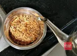 Illustration of how to make pan-fried taro cake 2