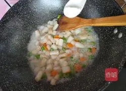 Illustration of how to make stir-fried shrimps with lotus roots 7