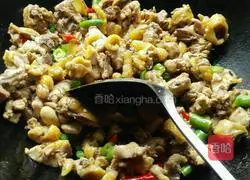 Illustration of how to make potato roast chicken 3