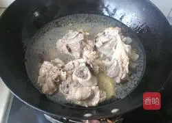 Illustration of how to make soy sauce bones 13