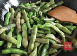 Illustration of how to make pork ribs and beans stewed 1