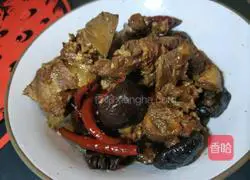 Illustration of how to make spicy sauce bone sticks 6