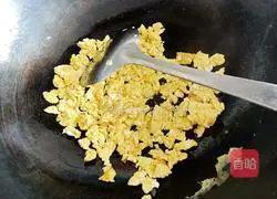 Illustration of how to make scrambled eggs with tomatoes 3