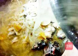 Illustration of how to make chicken with clear soup and sour bamboo shoots 9