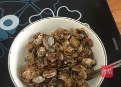 Illustration of how to make spicy fried clams 3