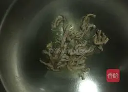 Illustration of how to make three shredded meats 2