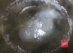 Illustration of how to steam small seafood 7