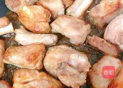 Home-style stewed ribs Illustration of how to make potatoes 9